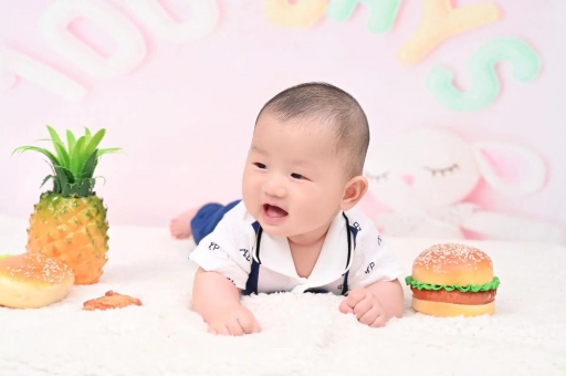 巴音郭楞宝宝在妈妈肚子里